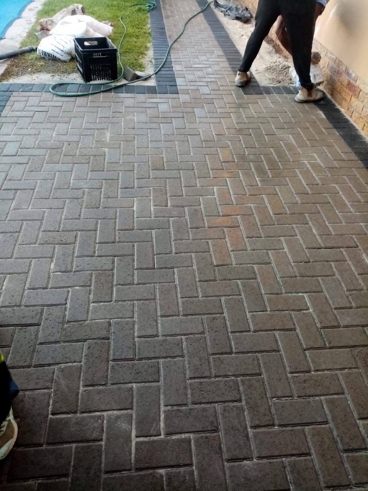 Rectagular Block Pavers (200mm x 100 x 60mm) Hydraulic press - Black ...